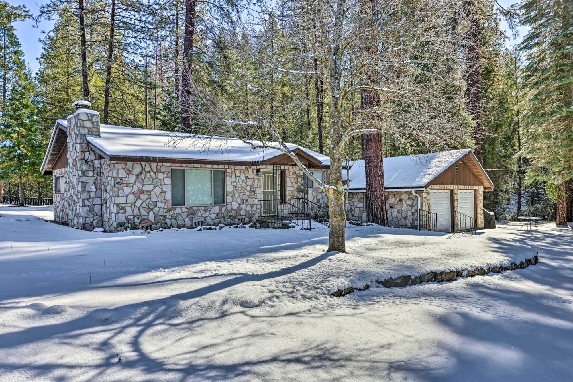 Riverfront Home Near Yosemite National Park! Groveland Exterior foto