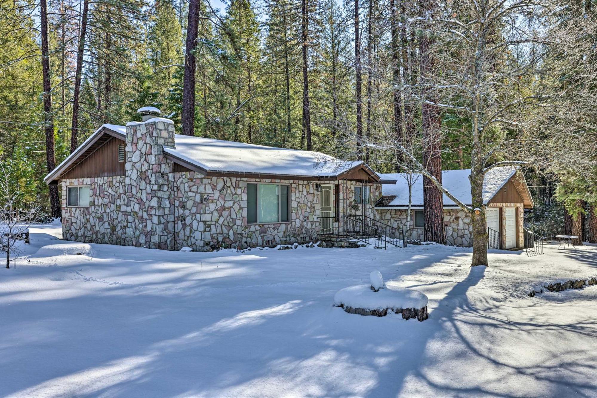 Riverfront Home Near Yosemite National Park! Groveland Exterior foto